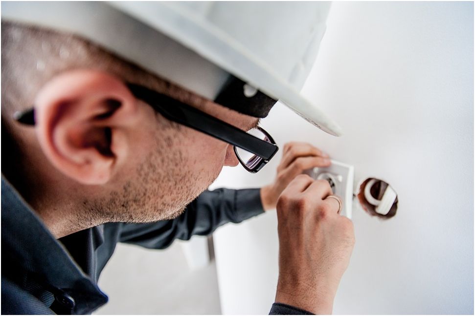 7 Step Guide to Get Highly Skilled and Professional Electrician!
