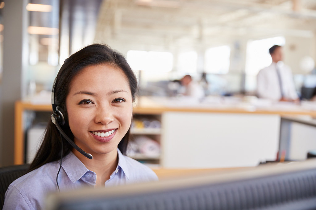 How a Customer Service VA Effectively Helps Your Small Business